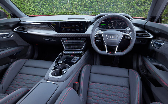 アウディe-tron GTに試乗──一言でいって、運転していてキモチがいいクルマだ｜Audi