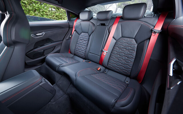 アウディe-tron GTに試乗──一言でいって、運転していてキモチがいいクルマだ｜Audi