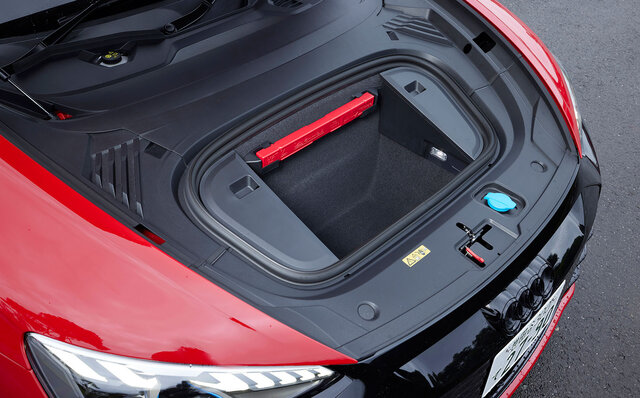 アウディe-tron GTに試乗──一言でいって、運転していてキモチがいいクルマだ｜Audi