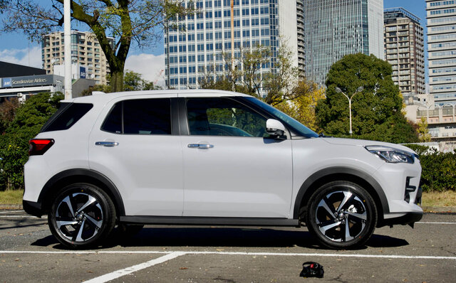 良品廉価なハイブリッドモデルが追加されたダイハツ「ロッキー」 / トヨタ「ライズ」に試乗｜DAIHATSU / TOYOTA