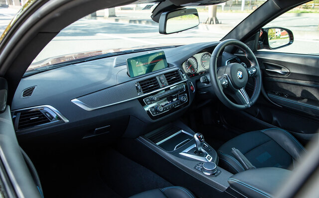 BMW M2に試乗──繊細にチューニングされたレースカーを思わせる走りが魅力|BMW BMW M2に試乗──繊細にチューニングされたレースカーを思わせる走りが魅力|BMW
