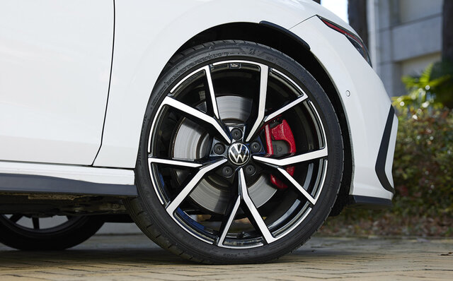 新型フォルクスワーゲン ゴルフGTIに試乗──痛快な走りの魅力は8代目でも健在だった｜Volkswagen