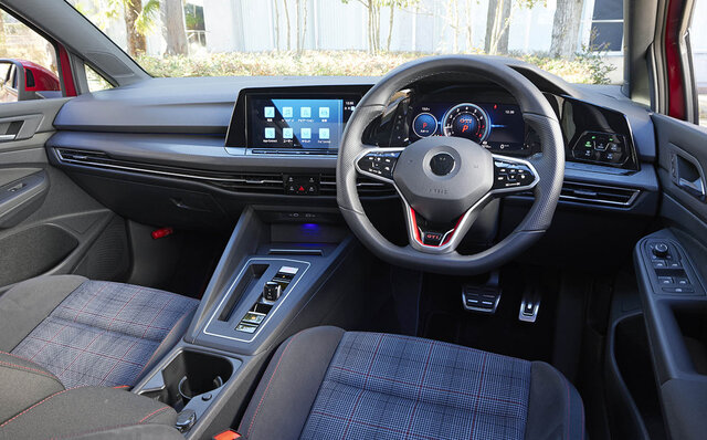 新型フォルクスワーゲン ゴルフGTIに試乗──痛快な走りの魅力は8代目でも健在だった｜Volkswagen