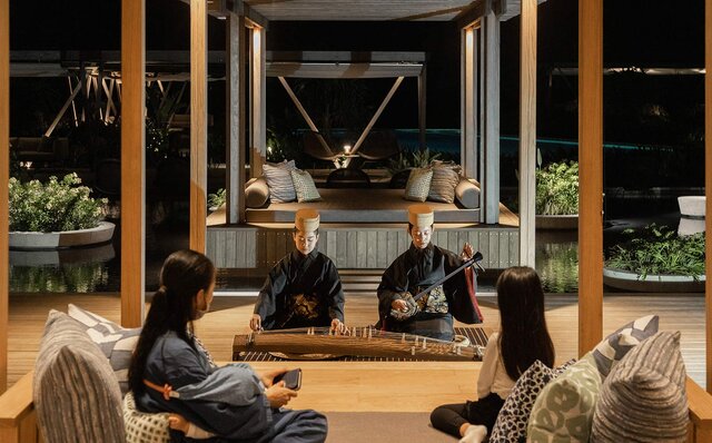 真冬でも入れる24時間ホットプールと、沖縄食材のシチリア料理。「星のや沖縄」は、計算された大人の楽園です｜TRAVEL