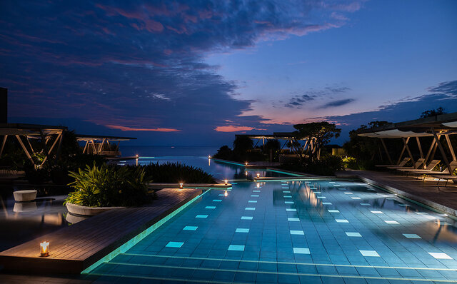 真冬でも楽しめる24時間ホットプールと、沖縄食材のシチリア仕立て。「星のや沖縄」は、計算された大人の楽園です｜TRAVEL