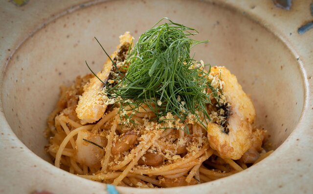 真冬でも楽しめる24時間ホットプールと、沖縄食材のシチリア仕立て。「星のや沖縄」は、計算された大人の楽園です｜TRAVEL