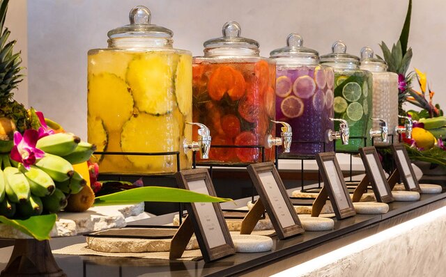 真冬でも楽しめる24時間ホットプールと、沖縄食材のシチリア仕立て。「星のや沖縄」は、計算された大人の楽園です｜TRAVEL