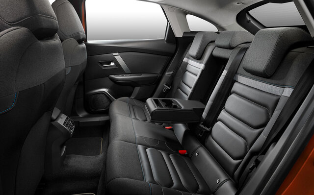 BEVモデルも登場──シトロエン、ハッチバックモデルの新型C4を発表｜Citroën