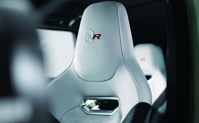 ランドローバー史上最速のレンジローバー スポーツSVRに2つの特別仕様車|Land Rover ランドローバー史上最速のレンジローバー スポーツSVRに2つの特別仕様車|Land Rover