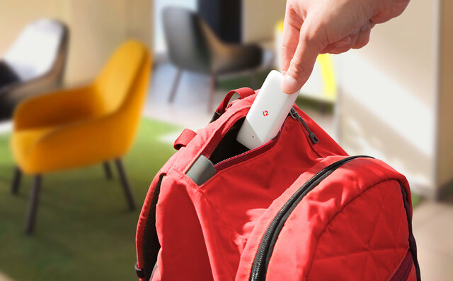 厚さはわずか約17mm。超薄型でパワフルな高速充電器「PlugBug Slim」|Twelve South 厚さはわずか約17mm。超薄型でパワフルな高速充電器「PlugBug Slim」|Twelve South