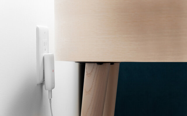 厚さはわずか約17mm。超薄型でパワフルな高速充電器「PlugBug Slim」|Twelve South 厚さはわずか約17mm。超薄型でパワフルな高速充電器「PlugBug Slim」|Twelve South