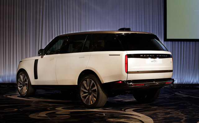 レンジローバーが9年ぶりのフルモデルチェンジ|Land Rover レンジローバーが9年ぶりのフルモデルチェンジ|Land Rover