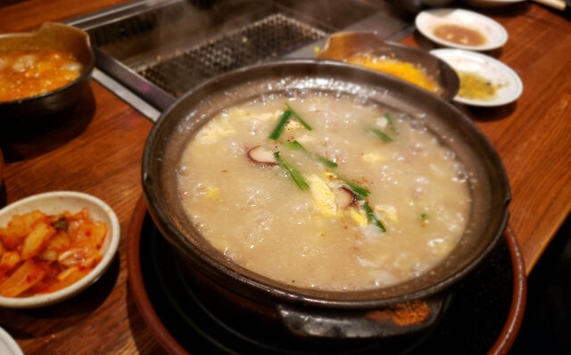 連載エッセイ|#ijichimanのぼやき「基本を守りながら、挑戦を続ける、『焼肉』」 連載エッセイ|#ijichimanのぼやき「基本を守りながら、挑戦を続ける、『焼肉』」