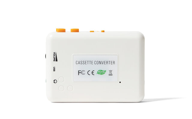 レトロ·フューチャーなデザインが目を惹く、スケルトンタイプのカセットプレイヤー ｜BEAMS RECORDS