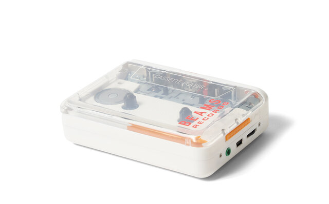 レトロ·フューチャーなデザインが目を惹く、スケルトンタイプのカセットプレイヤー ｜BEAMS RECORDS