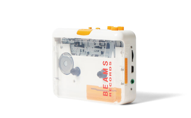 レトロ·フューチャーなデザインが目を惹く、スケルトンタイプのカセットプレイヤー ｜BEAMS RECORDS