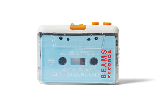 レトロ·フューチャーなデザインが目を惹く、スケルトンタイプのカセットプレイヤー ｜BEAMS RECORDS