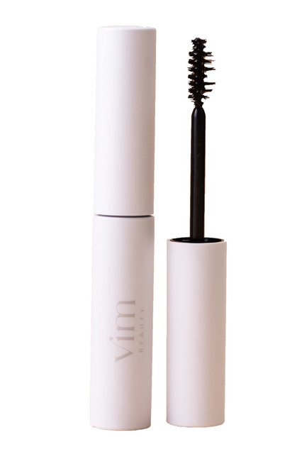 登録者数94万人超の人気YouTuber“マリリン”プロデュースコスメ｜vim BEAUTY