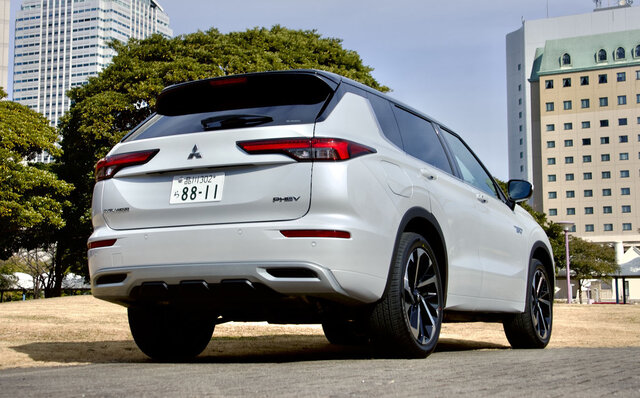 先代から大幅進化──三菱のフラッグシップSUV、新型「アウトランダーPHEV」に試乗｜MITSUBISHI