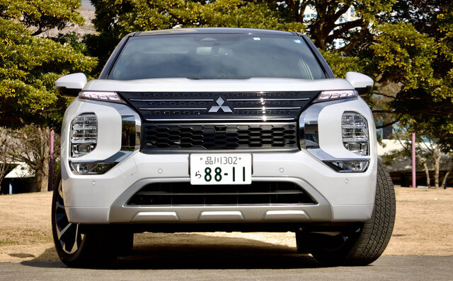 先代から大幅進化──三菱のフラッグシップSUV、新型「アウトランダーPHEV」に試乗｜MITSUBISHI