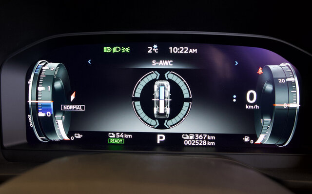 先代から大幅進化──三菱のフラッグシップSUV、新型「アウトランダーPHEV」に試乗｜MITSUBISHI