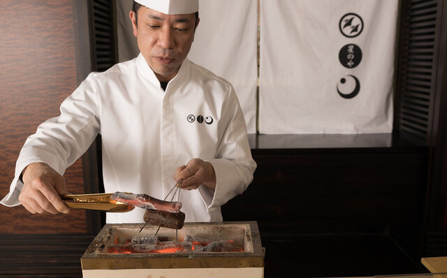 料理人の知識・手捌きを独占する和食版シェフズ・テーブル。「星のや軽井沢」究極のもてなしがここにあり!|TRAVEL 料理人の知識・手捌きを独占する和食版シェフズ・テーブル。「星のや軽井沢」究極のもてなしがここにあり!|TRAVEL