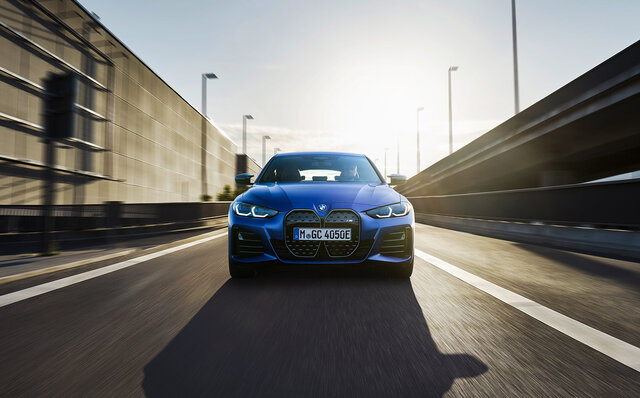 BMW 4シリーズにBEVモデルが誕生｜BMW