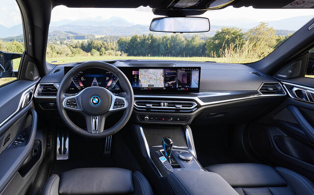 BMW 4シリーズにBEVモデルが誕生｜BMW