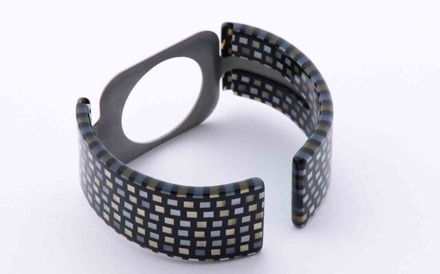 鯖江の眼鏡づくりの技から生まれたApple Watch専用の「Air Bangle」｜SANYOU