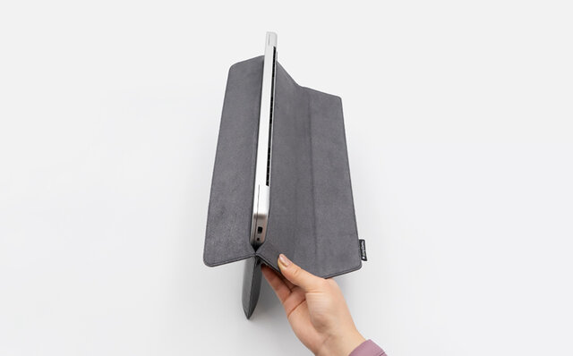 14インチMacBook Pro専用スリーブケースをオンラインで限定発売|Simplism 14インチMacBook Pro専用スリーブケースをオンラインで限定発売|Simplism