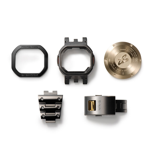 Gショック初号機の角型デザインを採用した最上位メタル機2機種がついにリリース|G-SHOCK Gショック初号機の角型デザインを採用した最上位メタル機2機種がついにリリース|G-SHOCK