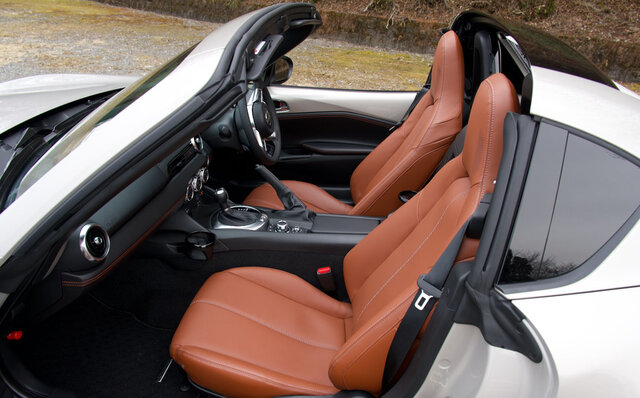 改良型マツダ ロードスターに試乗──KPCによる最高の走りを体感｜MAZDA 