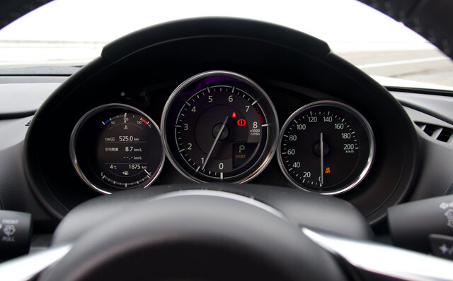 改良型マツダ ロードスターに試乗──KPCによる最高の走りを体感｜MAZDA 