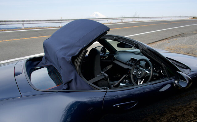 改良型マツダ ロードスターに試乗──KPCによる最高の走りを体感｜MAZDA 