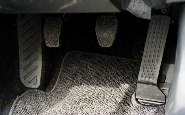 改良型マツダ ロードスターに試乗──KPCによる最高の走りを体感｜MAZDA 