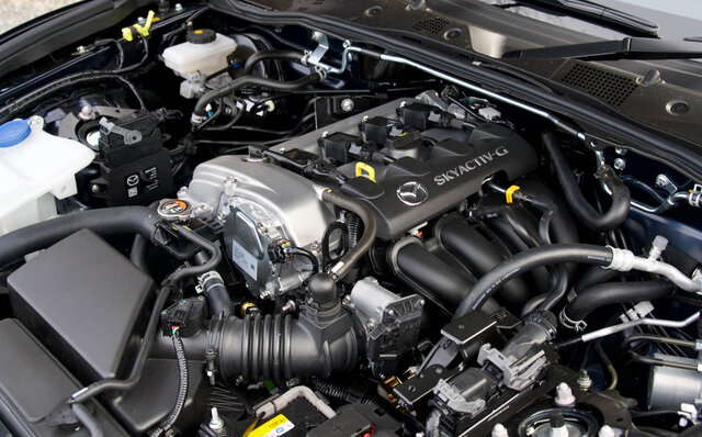 改良型マツダ ロードスターに試乗──KPCによる最高の走りを体感｜MAZDA 