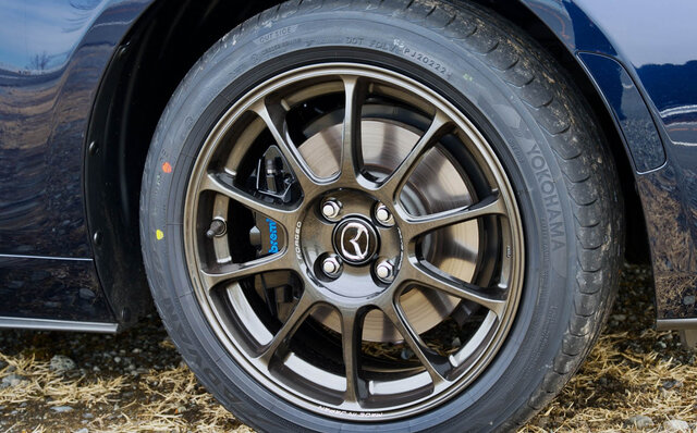 改良型マツダ ロードスターに試乗──KPCによる最高の走りを体感｜MAZDA 