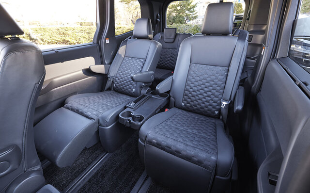 新型トヨタ ヴォクシーに試乗──走りと快適性が大幅に進化|TOYOTA 新型トヨタ ヴォクシーに試乗──走りと快適性が大幅に進化|TOYOTA