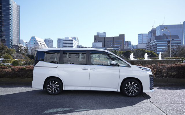 新型トヨタ ヴォクシーに試乗──走りと快適性が大幅に進化｜TOYOTA