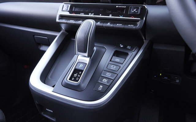 新型トヨタ ヴォクシーに試乗──走りと快適性が大幅に進化｜TOYOTA