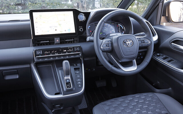 新型トヨタ ヴォクシーに試乗──走りと快適性が大幅に進化｜TOYOTA