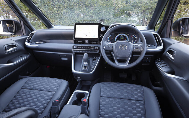 新型トヨタ ヴォクシーに試乗──走りと快適性が大幅に進化｜TOYOTA