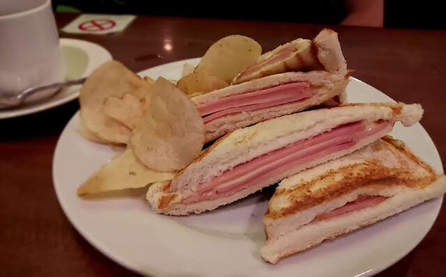 連載エッセイ|#ijichimanのぼやき「昭和の多目的ルーム、『喫茶店』」 連載エッセイ|#ijichimanのぼやき「昭和の多目的ルーム、『喫茶店』」