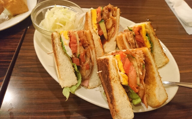 連載エッセイ|#ijichimanのぼやき「昭和の多目的ルーム、『喫茶店』」 連載エッセイ|#ijichimanのぼやき「昭和の多目的ルーム、『喫茶店』」