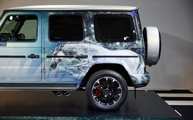 パレス スケートボードとのカプセルコレクションを記念したアートカーが東京に上陸|Mercedes Benz パレス スケートボードとのカプセルコレクションを記念したアートカーが東京に上陸|Mercedes Benz