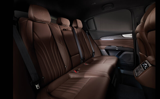 レヴァンテの弟分が登場──マセラティ、新型SUV「グレカーレ」を発表｜Maserati