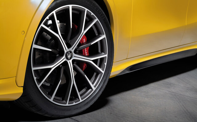 レヴァンテの弟分が登場──マセラティ、新型SUV「グレカーレ」を発表｜Maserati