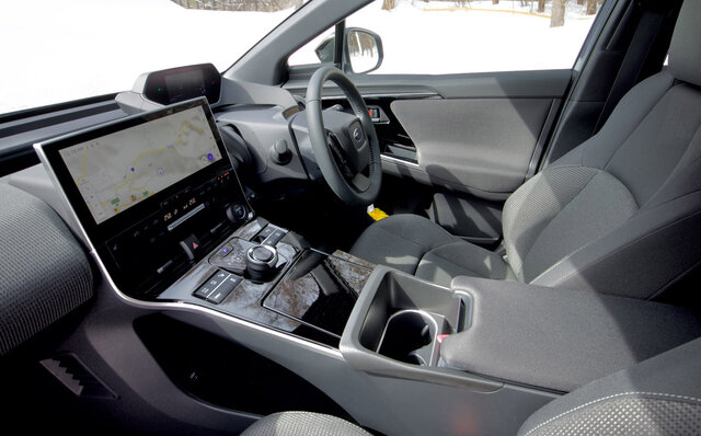雪道での走破性に感嘆──スバル「ソルテラ」プロトタイプを雪上試乗|SUBARU 雪道での走破性に感嘆──スバル「ソルテラ」プロトタイプを雪上試乗|SUBARU