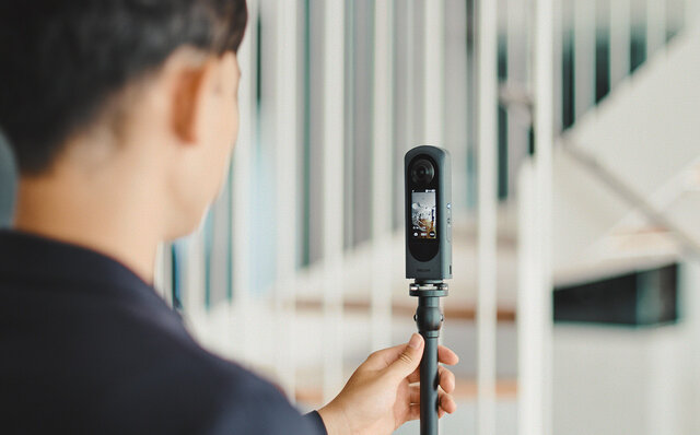 360° 画像を必要とするビジネス現場をより効率化。「THETA X」がリリース|RICOH 360° 画像を必要とするビジネス現場をより効率化。「THETA X」がリリース|RICOH