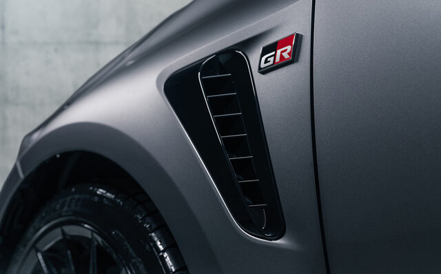 モリゾウこと豊田章男社長の強い思いが結実──1.6リッター3気筒304psのGRカローラ世界初披露｜TOYOTA